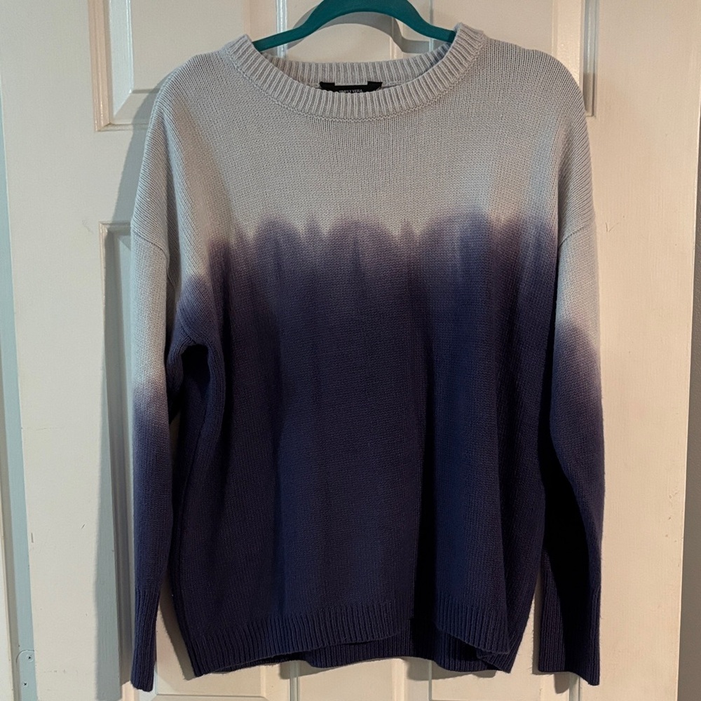 Simply Vera Vera Wang Ombre Navy and White Sweater